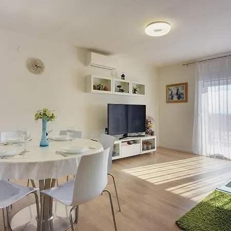 Zajec Apartment Premantura